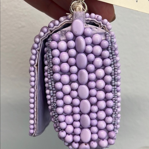 This. ✨ Beaded Clutch with Geometric Design - Picture 6 of 11